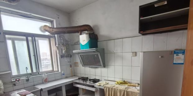 卧龙学校南家属院楼房出租