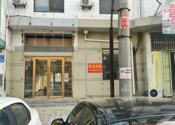 育新中学对面沿街房出租