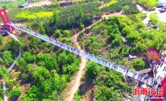 红石寨玻璃桥.jpg